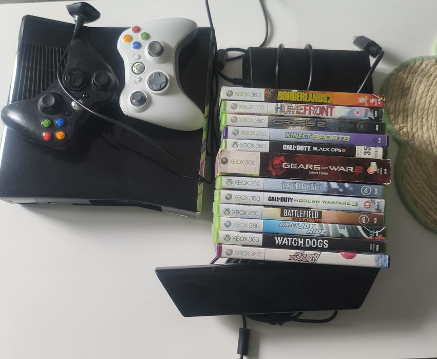 Xbox 360 zestaw kamera dwa pady 12 gier i zasilacz