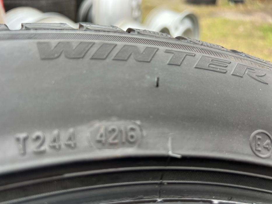 255/45/19 Pirelli Winter Sottozero 3 255/45 R19