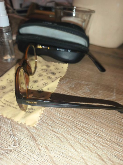 Óculos de armação com lentes de ver da Vogue