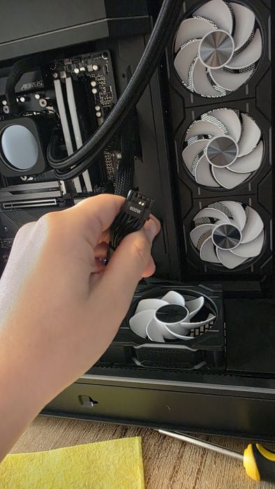 Nv7 rgb premium 12x d30 Komplet b650 aorus bequiet 850w h150i capelix lcd