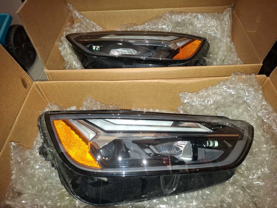 Komplet lamp przednich Audi Q5 2021 polift