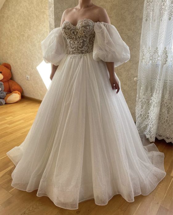 Продам весільну сукню.