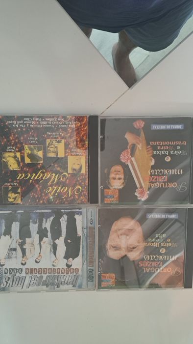 CDs de música em bom estado
