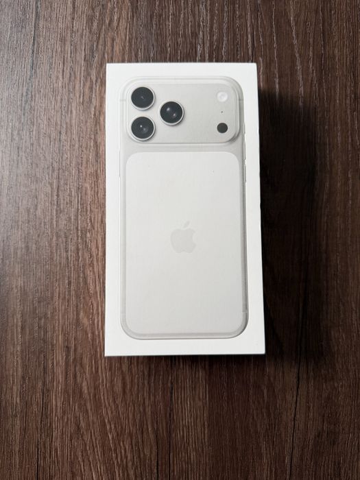 New Iphone 17 Pro Max 256gb neverlock Silver E-sim 1320$