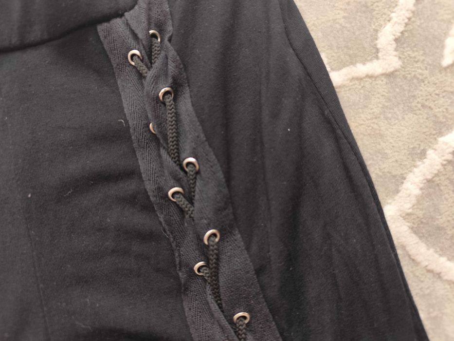 Czarne legginsy z wysokim stanem z wiązaniami Stylewise