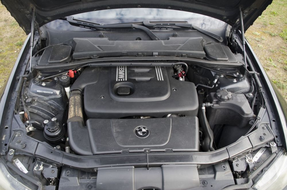 BMW E91 318d 122KM