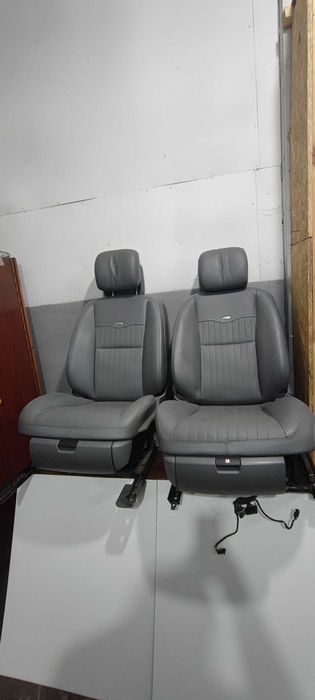 Салон, сидіння Mercedes w221