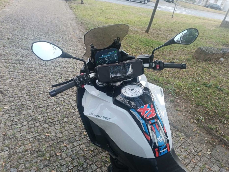 BMW F 900 XR M performance