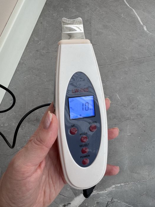 Портативний косметичний ультразвуковий скрабер