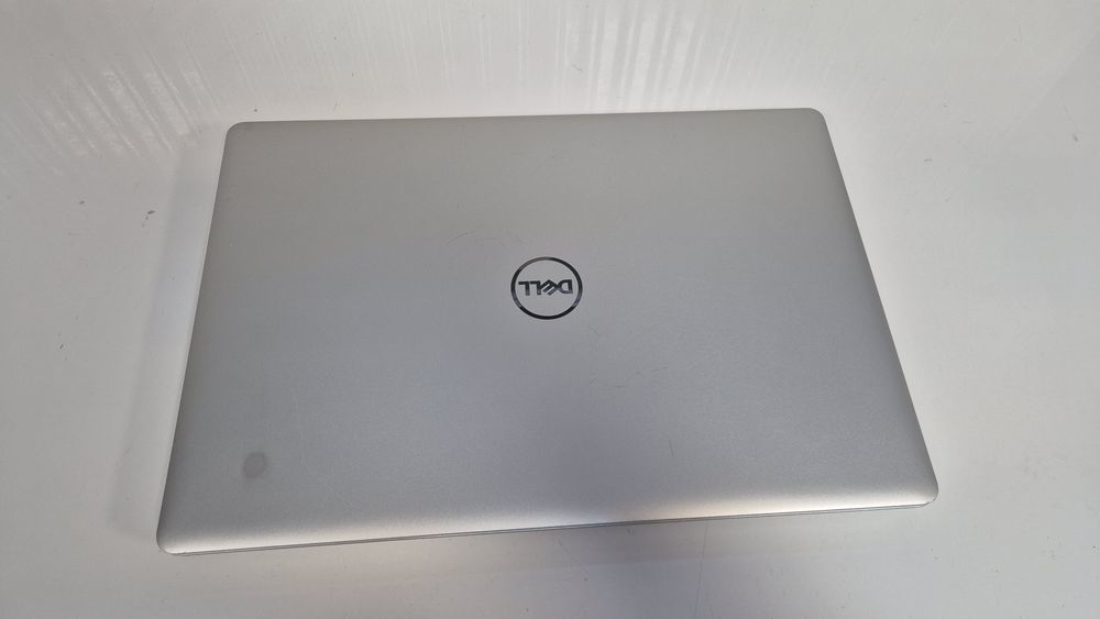 Dell Inspiron 5570 15,6FHD/i5-8250u/16GB/R530/256SSD/WIN11