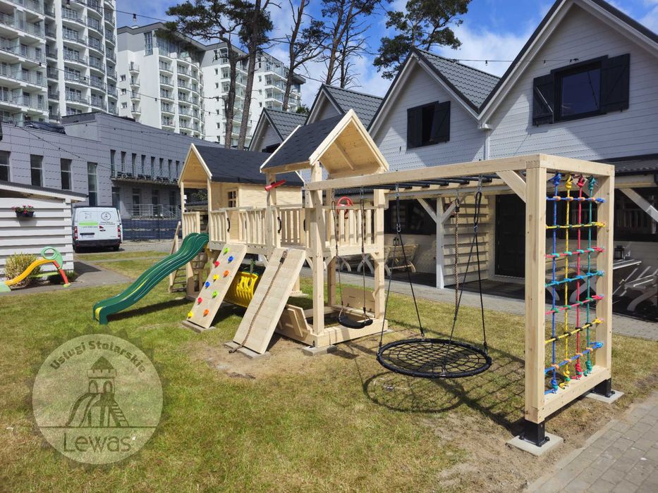 Plac zabaw, domek dla dzieci, huśtawka, domek ogrodowy,domek drewniany