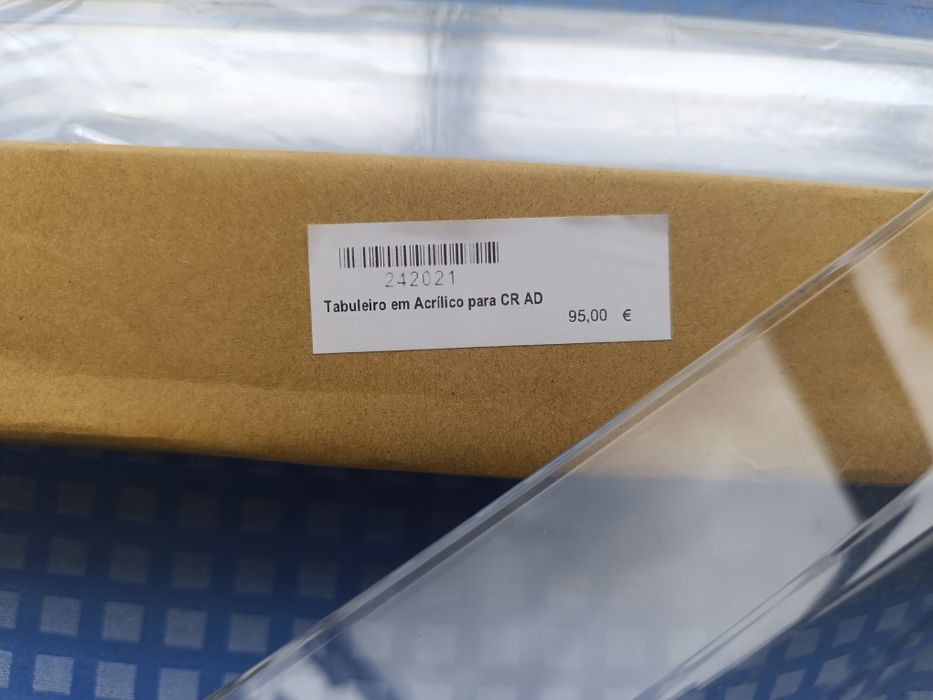 Tabuleiro em acrílico para cadeira de rodas