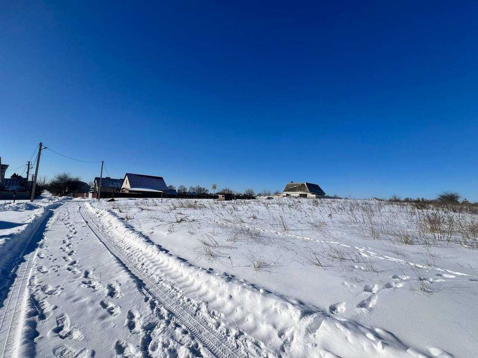 Продам земельну ділянку в Старому Білоусі напроти школи!