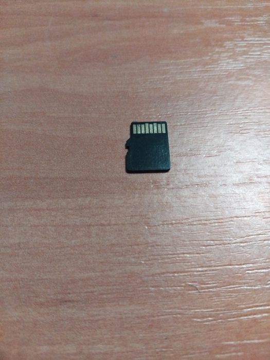 Продам карту памяти 2 гб без переходника.