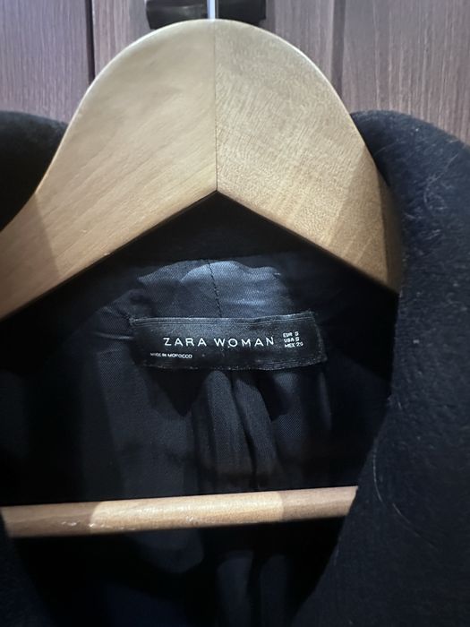 Czarny płaszc Zara rozmiar s klasyczny model