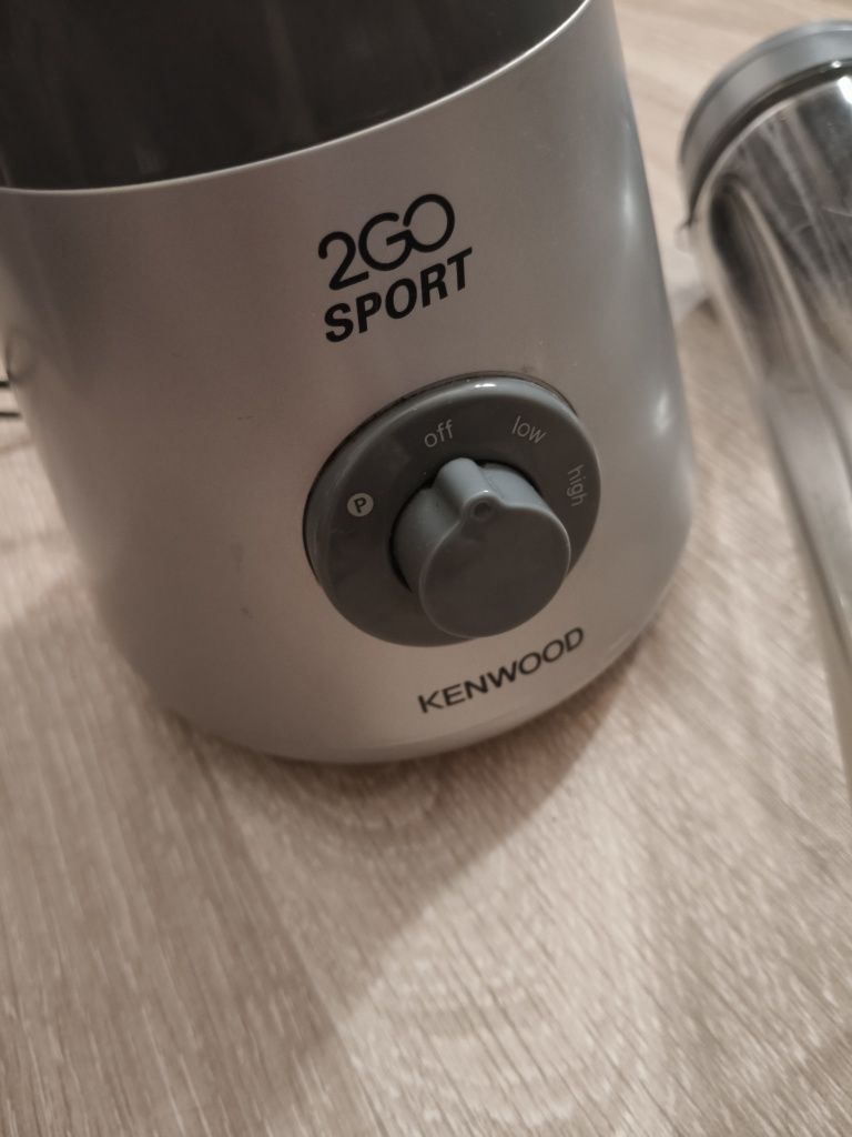 Blender kielichowy Kenwood Sport2Go SMP060SI