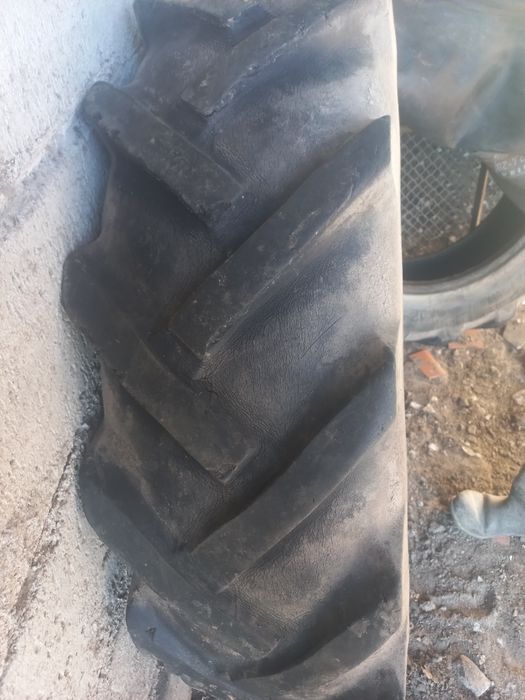 Sprzedam Opony do ciągnika