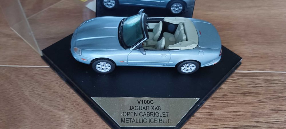Jaguar XK8 Open Cabriolet  VITESSE 1/43