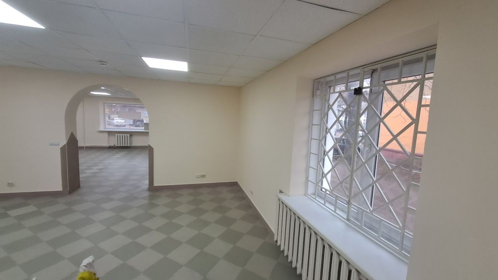 Оренда приміщення 90 м2 (300грн/м2) Ц.ринок,Макдональдс пр.Перемоги 81