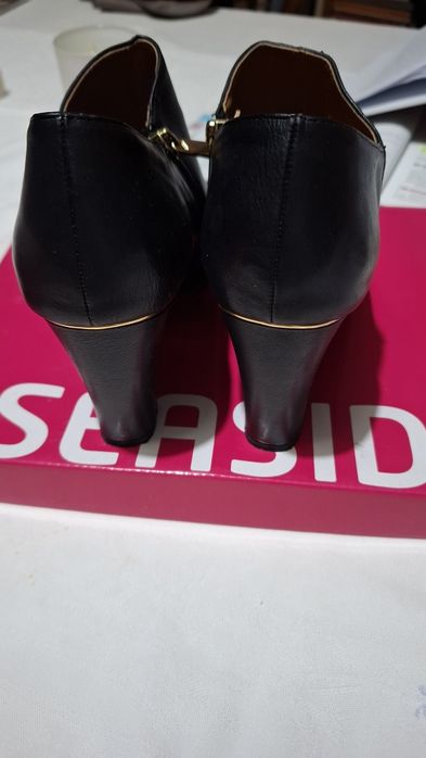 Botins preto 37/38 salto alto