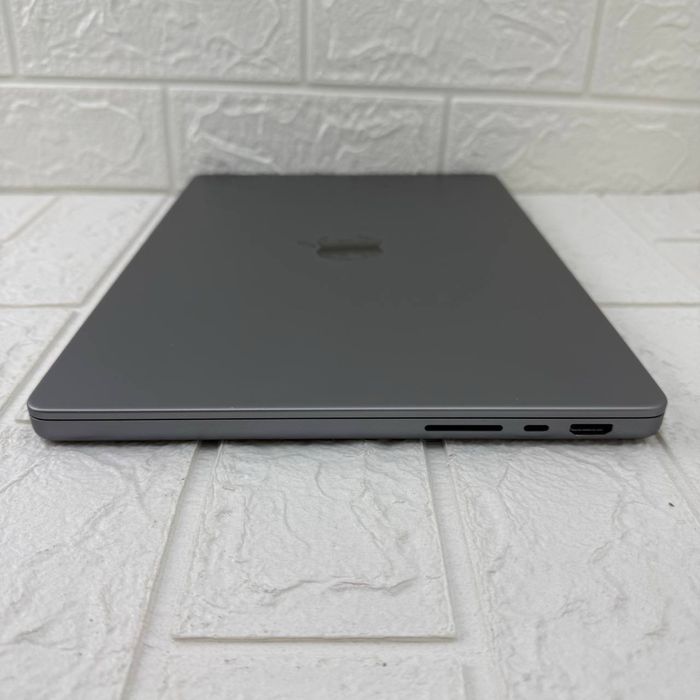 Ноутбук MacBook Pro 14″ M2 Pro (16 ГБ / 512 ГБ), 9,7/10 #