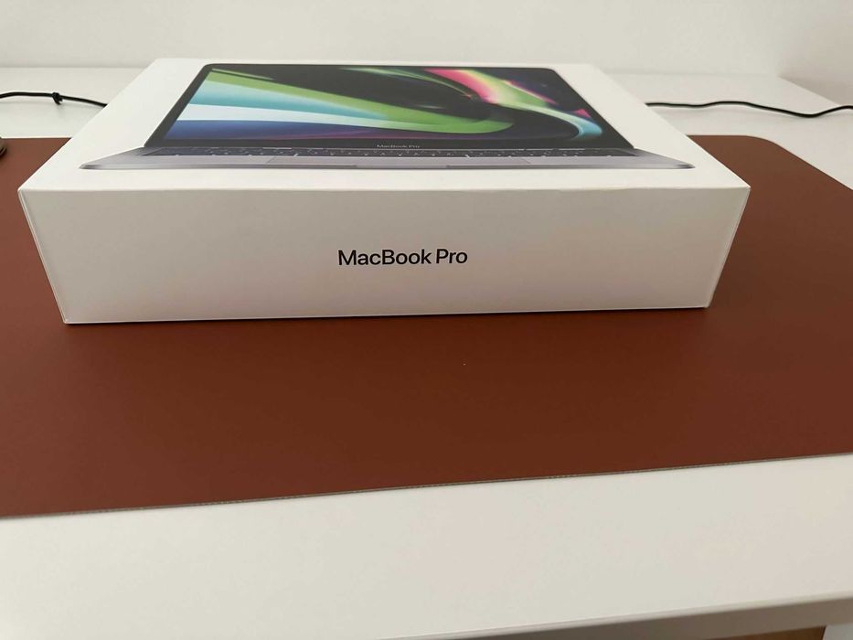 MacBook Pro 13-inch with M1 chip (16GB unified memory)64740128258817121