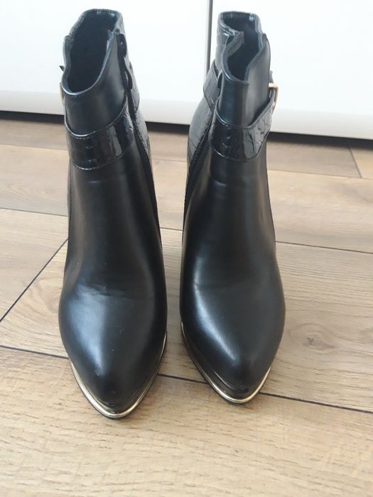 Buty na koturnie rozm 36