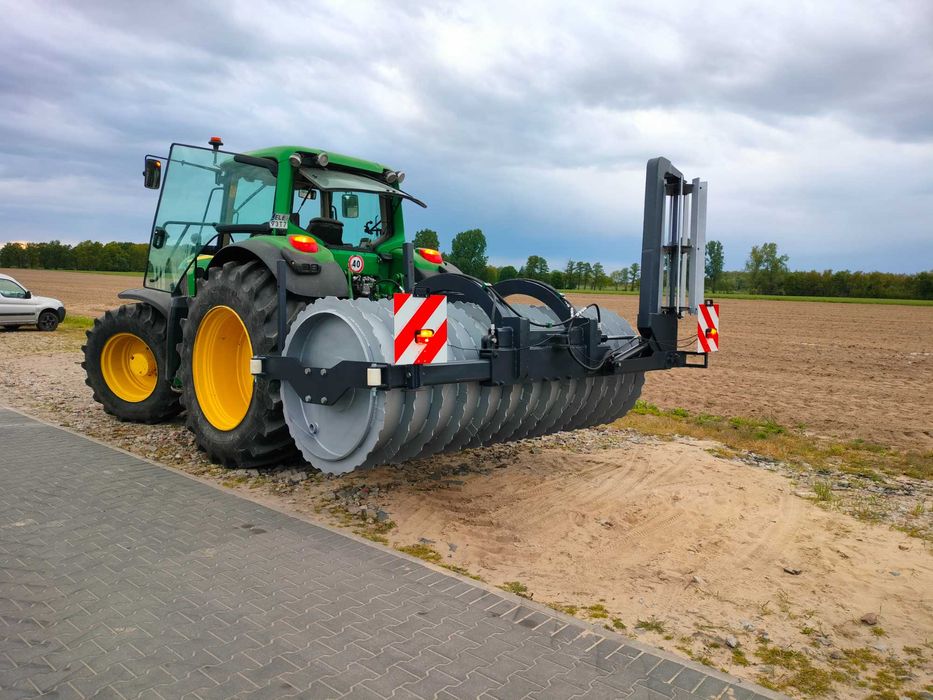 Wał pryzmowy do trawy kukurydzy itp.
