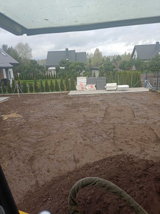 koparko ładowarka, prace ziemne, brukarstwo, kostka brukowa