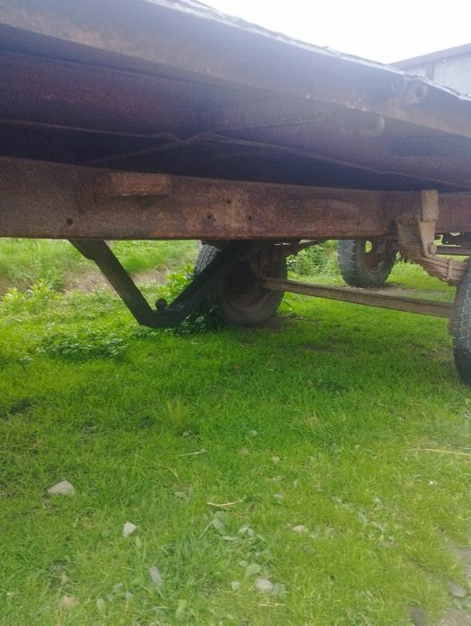 продам два прицепа за ціною 1