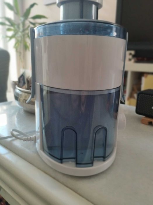 Maquina de sumos nova