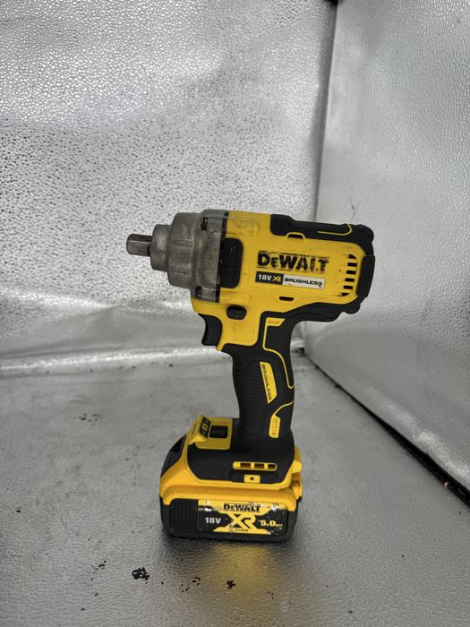 Гайковерт ударный аккумуляторный DeWALT DCF894 комплект гайковерт