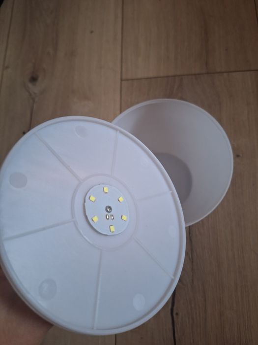 Lampka nocna led na baterie