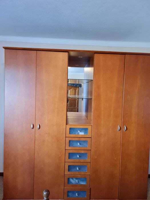 Mobília de quarto de casal em cerejeira como novo 600 euros