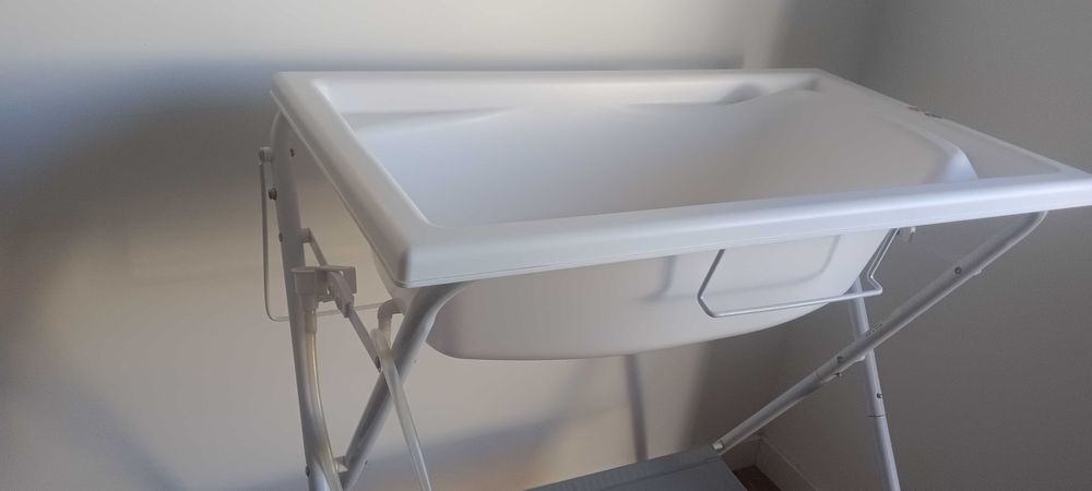 Banheira de Bebé com Suporte Dobrável e Muda-Fraldas