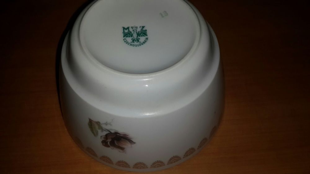 Піали, чашки, блюдця