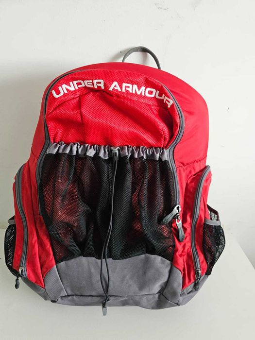 Under Armour plecak sportowy czerwony ok. 35L