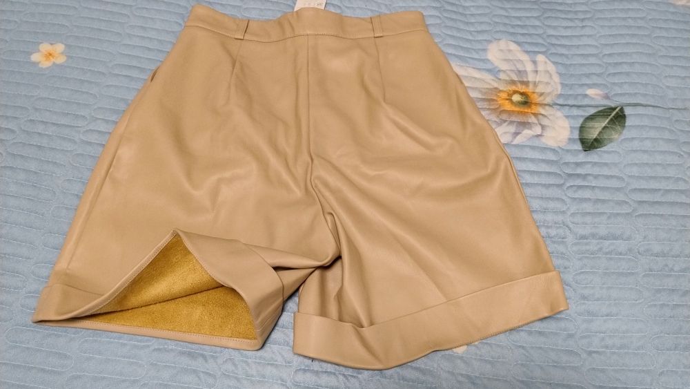 Шорти з екошкіри