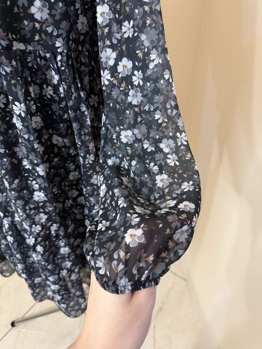 Сукні в ідеальному стані