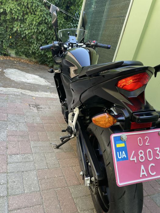 Продам honda Cbr 400r