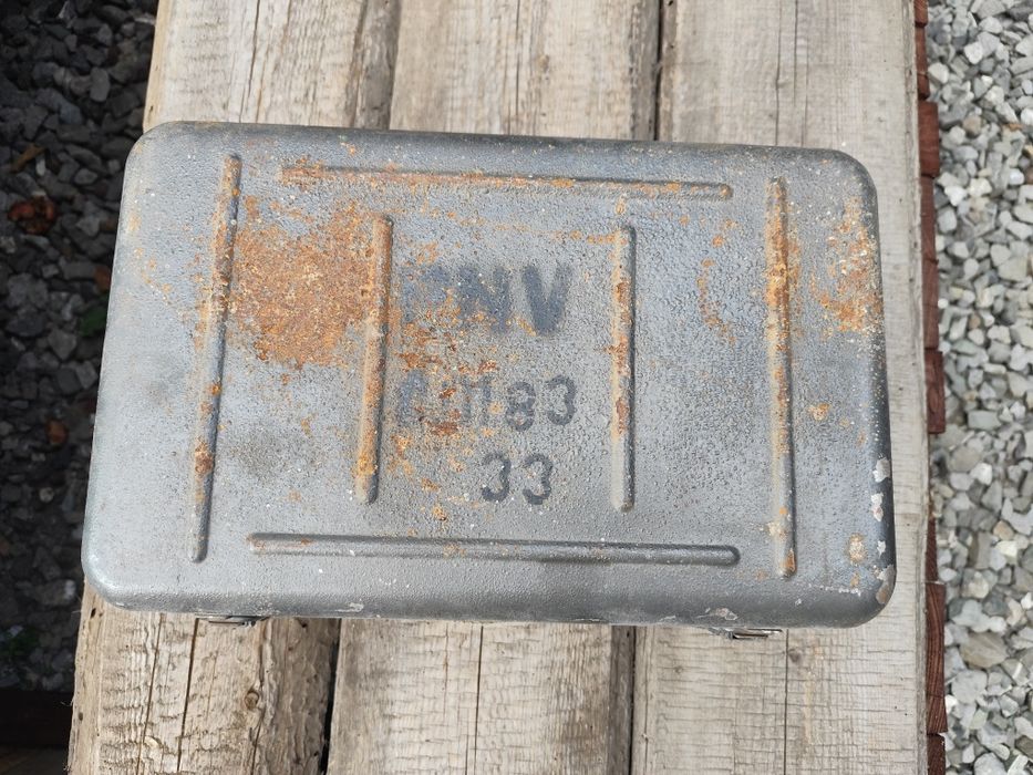 Metalowa skrzynka wojskowa pnw