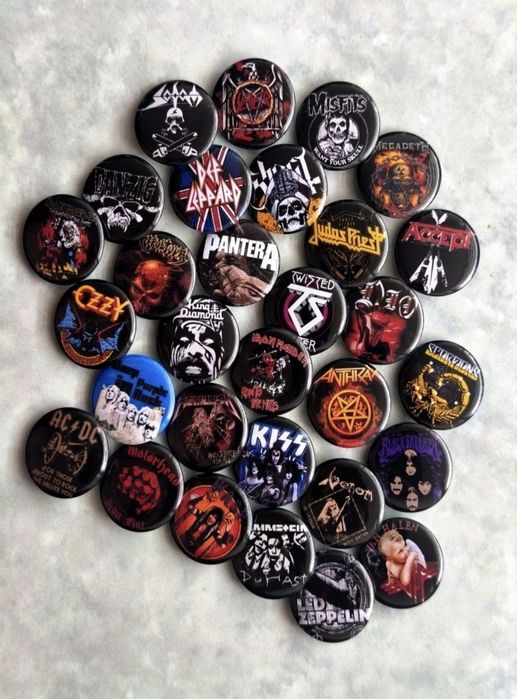 Zestaw przypinek heavy metal hard rock