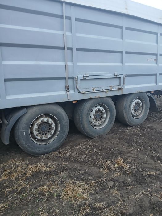 Напів причіп зерновоз