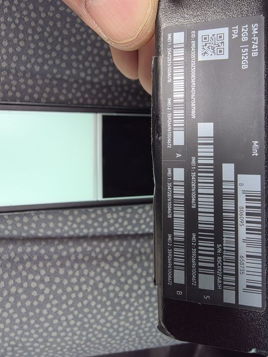 Samsung Galaxy Flip 6 . 512