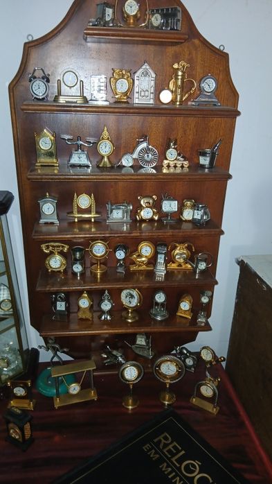 Colecao 120 Relogio minitura por 600 €