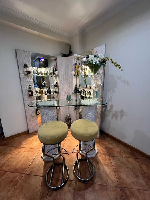 Bar de canto em pedra