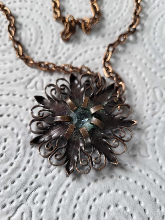 Naszyjnik, wisior miedziany, vintage. Metaloplastyka.