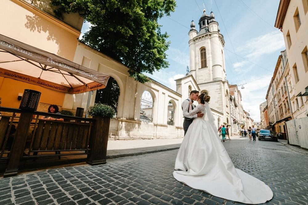 Весільне плаття (безрозмірне, універсальне).