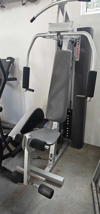 Equipamento de treino ( aparelhos de ginástica ), bom estado.