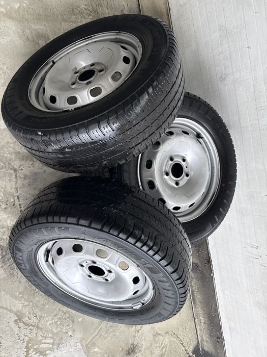Felgi stalowe Opel Vivaro trafic primastar 5x114,3 16 cali z oponami 215/65-16c michelin